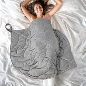 KAWBIYJ 7 Lbs Weighted Lap Blanket - Gifts for Mom, Women, Cozy Luxury Velvet Small Weighted Blankets, Portable Travel Blankets for Adults, All-Season Blanket Relaxation Gift, 40"x70", Grey